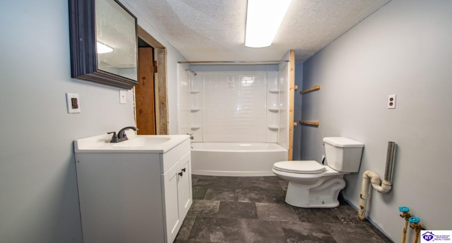 Smith Ridge Road, Campbellsville, Kentucky 42718, ,2 BathroomsBathrooms,For Sale,Smith Ridge Road,HK24002918