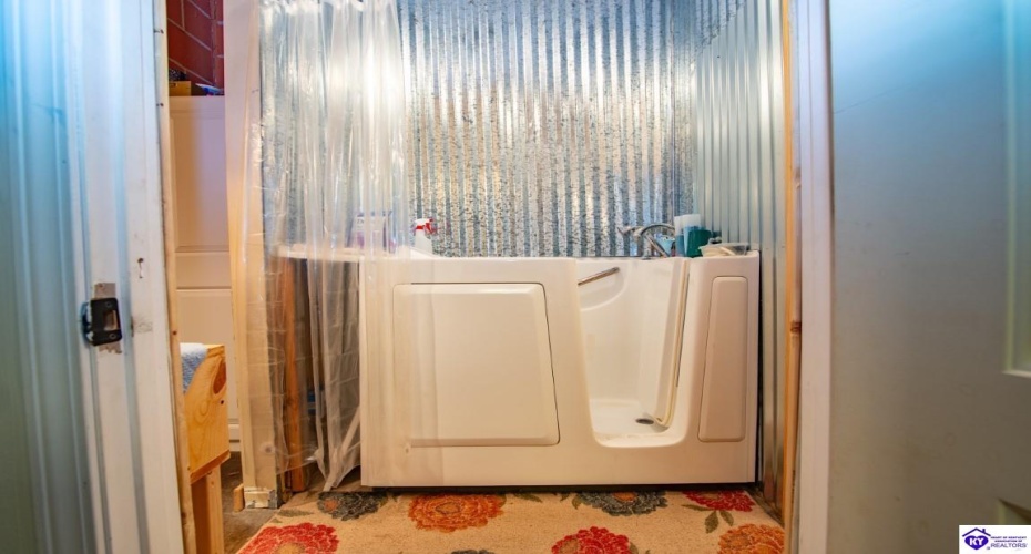 Smith Ridge Road, Campbellsville, Kentucky 42718, ,2 BathroomsBathrooms,For Sale,Smith Ridge Road,HK24002921