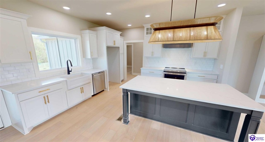 Reelfoot Drive, Elizabethtown, Kentucky 42701, ,2 BathroomsBathrooms,For Sale,Reelfoot Drive,HK24002944