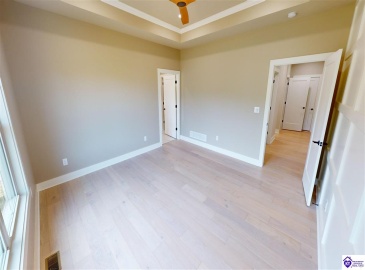 Reelfoot Drive, Elizabethtown, Kentucky 42701, ,2 BathroomsBathrooms,For Sale,Reelfoot Drive,HK24002944