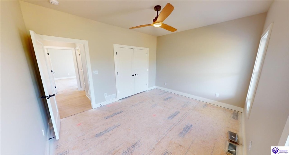 Reelfoot Drive, Elizabethtown, Kentucky 42701, ,2 BathroomsBathrooms,For Sale,Reelfoot Drive,HK24002944