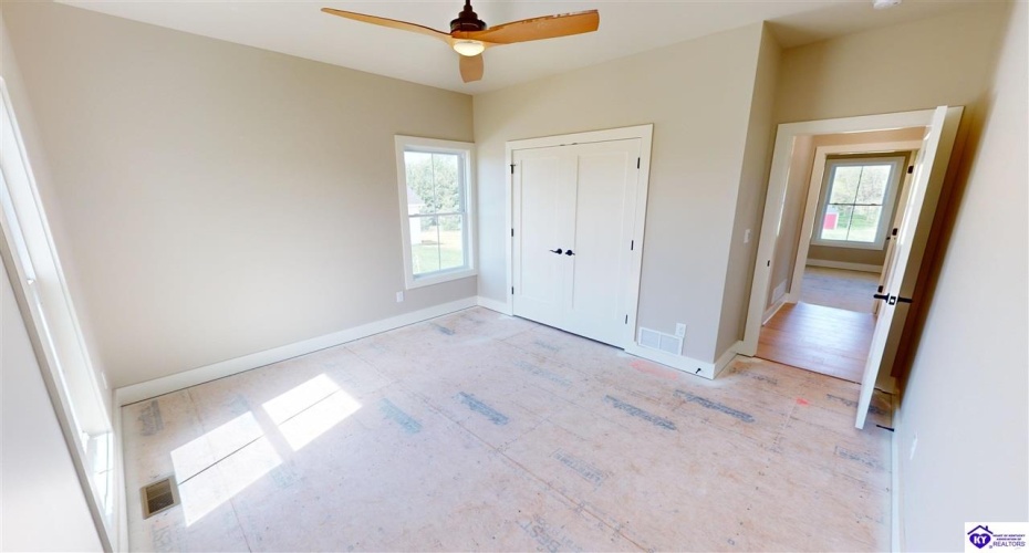 Reelfoot Drive, Elizabethtown, Kentucky 42701, ,2 BathroomsBathrooms,For Sale,Reelfoot Drive,HK24002944