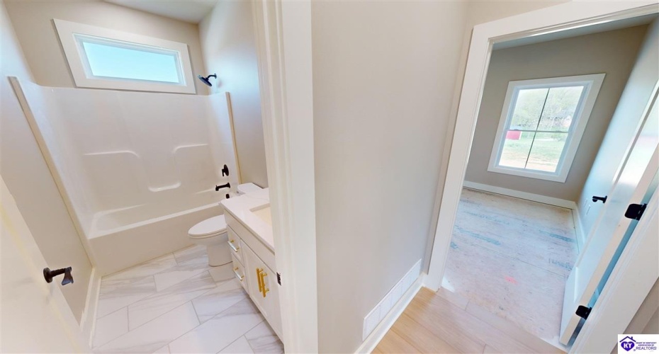 Reelfoot Drive, Elizabethtown, Kentucky 42701, ,2 BathroomsBathrooms,For Sale,Reelfoot Drive,HK24002944