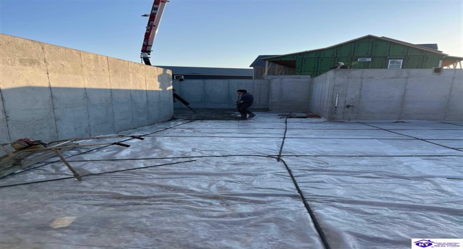 Reelfoot Drive, Elizabethtown, Kentucky 42701, ,2 BathroomsBathrooms,For Sale,Reelfoot Drive,HK24002944