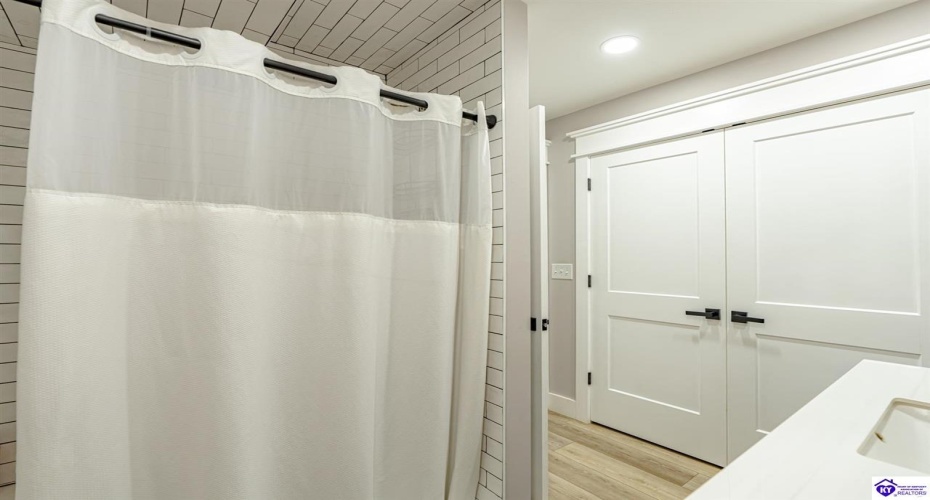 Haysville Road, Brandenburg, Kentucky 40108, ,3 BathroomsBathrooms,For Sale,Haysville Road,HK24002958