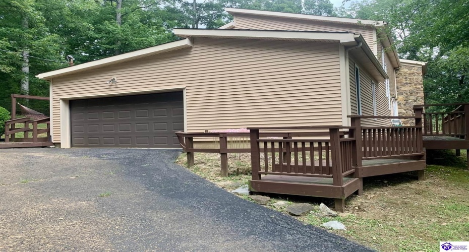 Morning Glory Road, Brandenburg, Kentucky 40108, ,3 BathroomsBathrooms,For Sale,Morning Glory Road,HK24002959