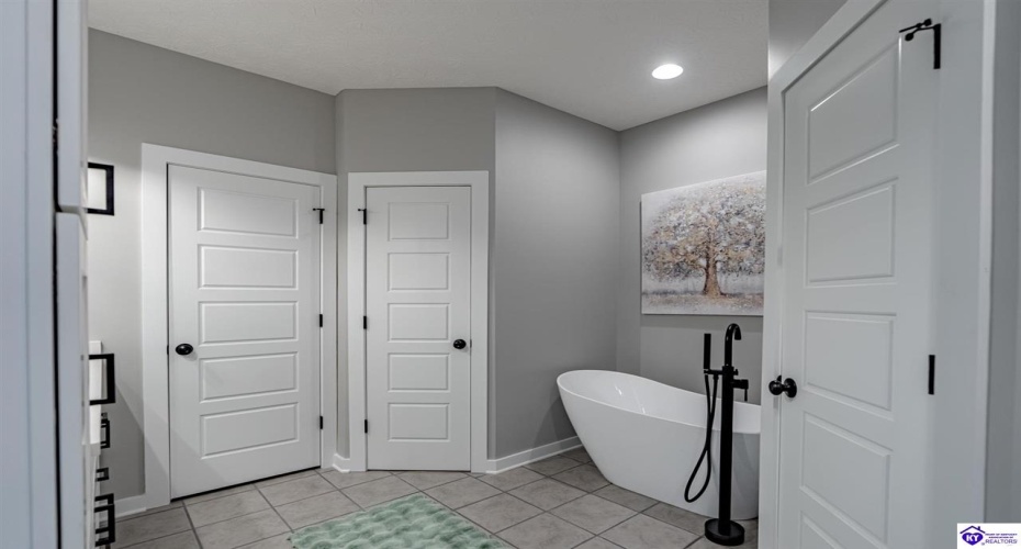 Yorkshire Drive, Elizabethtown, Kentucky 42701, ,2 BathroomsBathrooms,For Sale,Yorkshire Drive,HK24002961