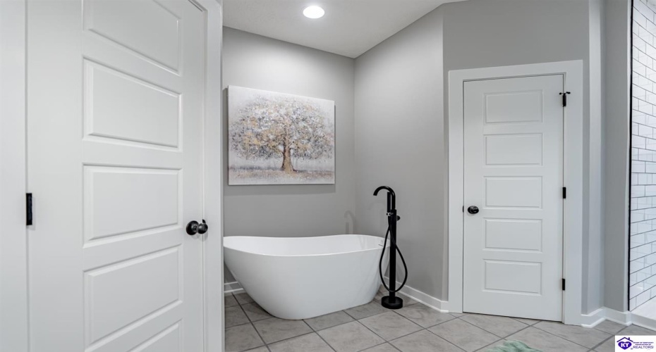 Yorkshire Drive, Elizabethtown, Kentucky 42701, ,2 BathroomsBathrooms,For Sale,Yorkshire Drive,HK24002961