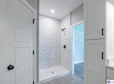 Yorkshire Drive, Elizabethtown, Kentucky 42701, ,2 BathroomsBathrooms,For Sale,Yorkshire Drive,HK24002961