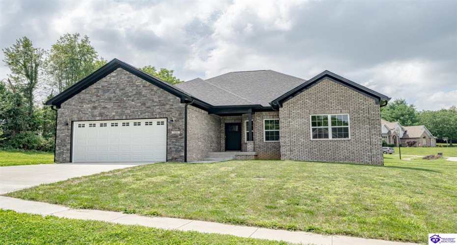 Yorkshire Drive, Elizabethtown, Kentucky 42701, ,2 BathroomsBathrooms,For Sale,Yorkshire Drive,HK24002961