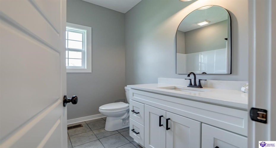 Yorkshire Drive, Elizabethtown, Kentucky 42701, ,2 BathroomsBathrooms,For Sale,Yorkshire Drive,HK24002961