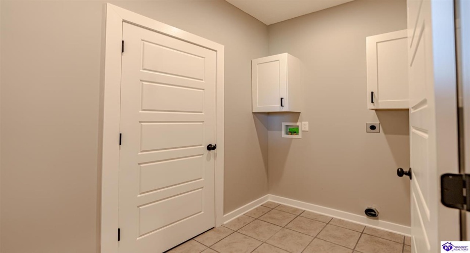 Yorkshire Drive, Elizabethtown, Kentucky 42701, ,2 BathroomsBathrooms,For Sale,Yorkshire Drive,HK24002961