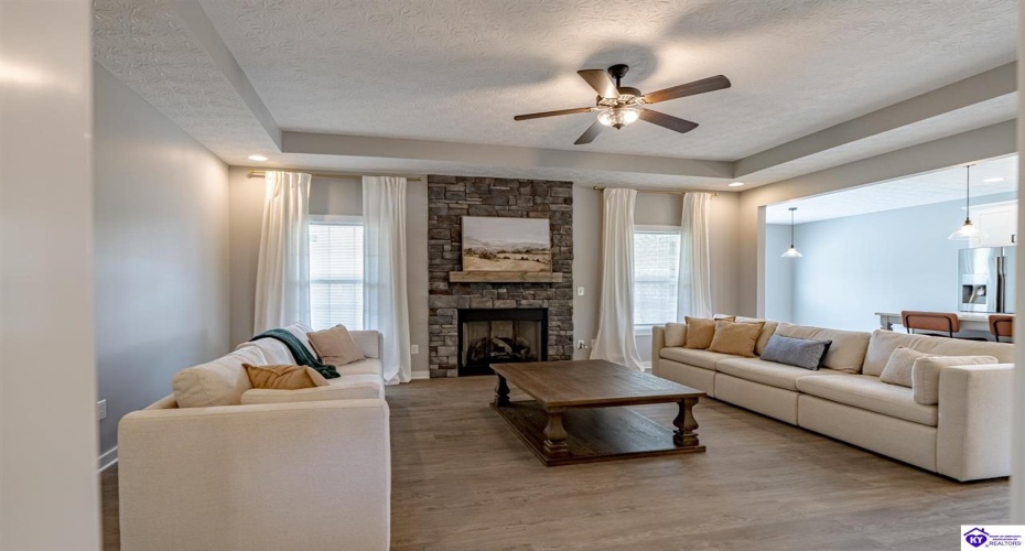 Yorkshire Drive, Elizabethtown, Kentucky 42701, ,2 BathroomsBathrooms,For Sale,Yorkshire Drive,HK24002961