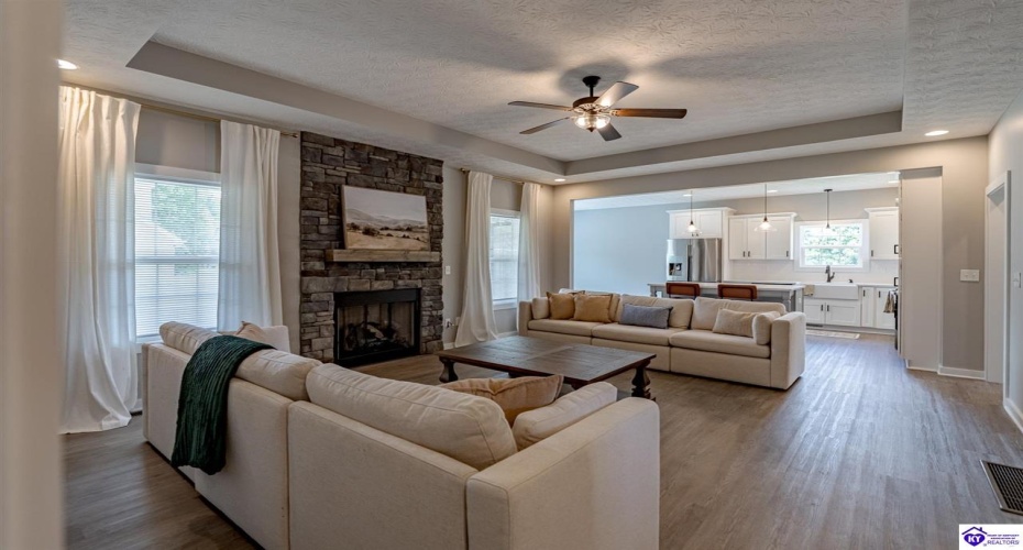 Yorkshire Drive, Elizabethtown, Kentucky 42701, ,2 BathroomsBathrooms,For Sale,Yorkshire Drive,HK24002961