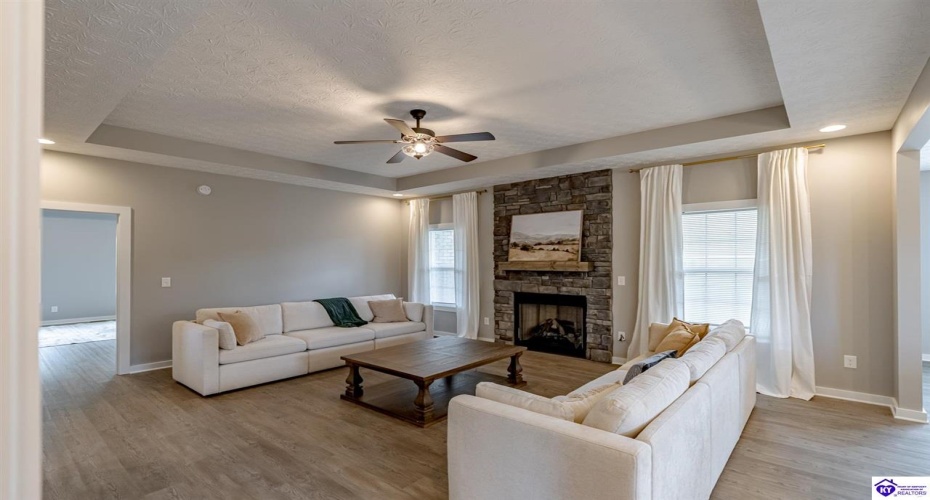 Yorkshire Drive, Elizabethtown, Kentucky 42701, ,2 BathroomsBathrooms,For Sale,Yorkshire Drive,HK24002961