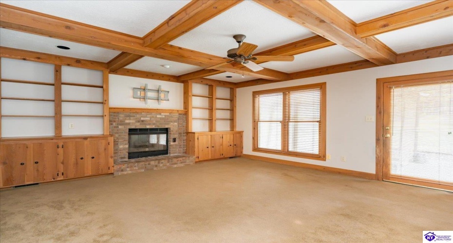 Allanwood Road, Louisville, Kentucky 40214, ,4 BathroomsBathrooms,For Sale,Allanwood Road,HK24002964