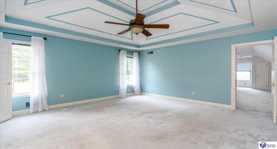 Allanwood Road, Louisville, Kentucky 40214, ,4 BathroomsBathrooms,For Sale,Allanwood Road,HK24002964