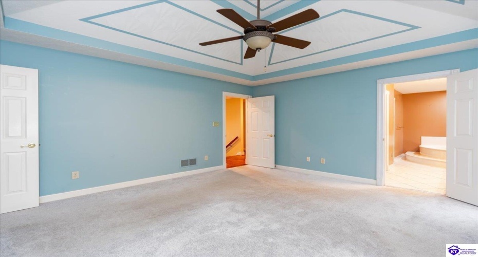 Allanwood Road, Louisville, Kentucky 40214, ,4 BathroomsBathrooms,For Sale,Allanwood Road,HK24002964