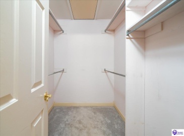 Allanwood Road, Louisville, Kentucky 40214, ,4 BathroomsBathrooms,For Sale,Allanwood Road,HK24002964