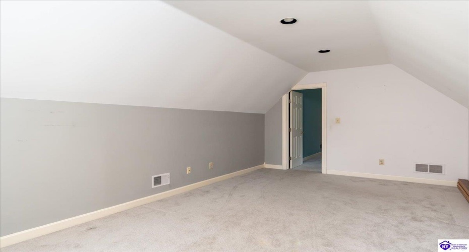 Allanwood Road, Louisville, Kentucky 40214, ,4 BathroomsBathrooms,For Sale,Allanwood Road,HK24002964