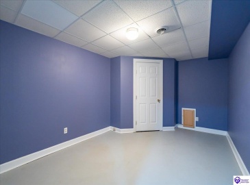 Allanwood Road, Louisville, Kentucky 40214, ,4 BathroomsBathrooms,For Sale,Allanwood Road,HK24002964