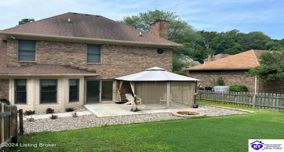 Allanwood Road, Louisville, Kentucky 40214, ,4 BathroomsBathrooms,For Sale,Allanwood Road,HK24002964