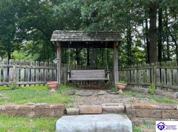 Allanwood Road, Louisville, Kentucky 40214, ,4 BathroomsBathrooms,For Sale,Allanwood Road,HK24002964