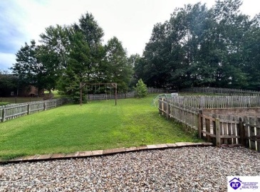 Allanwood Road, Louisville, Kentucky 40214, ,4 BathroomsBathrooms,For Sale,Allanwood Road,HK24002964