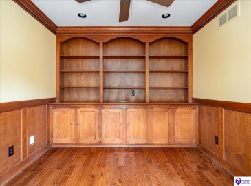 Allanwood Road, Louisville, Kentucky 40214, ,4 BathroomsBathrooms,For Sale,Allanwood Road,HK24002964