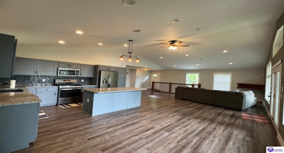 Biff Lane, Falls Of Rough, Kentucky 40119, ,2 BathroomsBathrooms,For Sale,Biff Lane,HK24002966