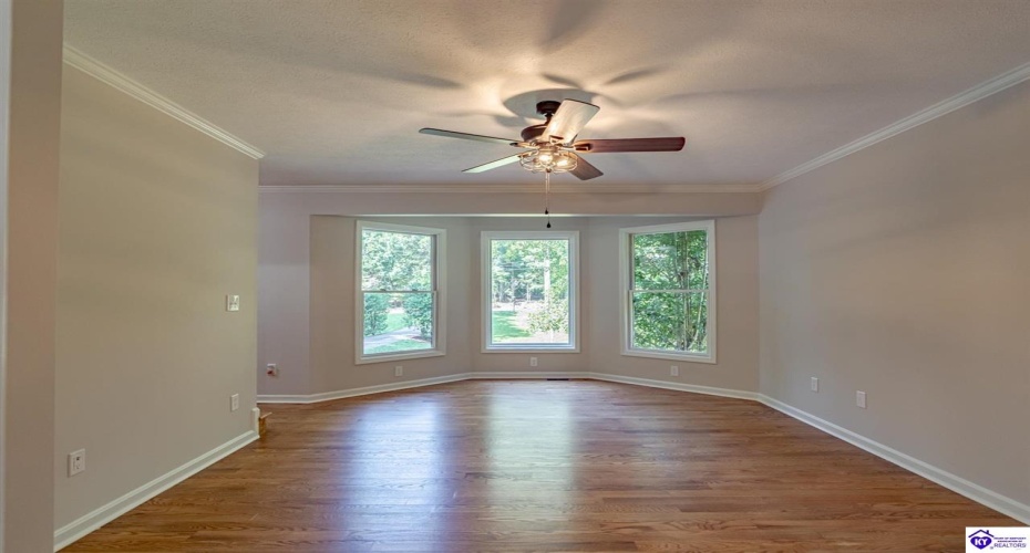 Doe Valley Parkway East, Brandenburg, Kentucky 40108, ,3 BathroomsBathrooms,For Sale,Doe Valley Parkway East,HK24002968