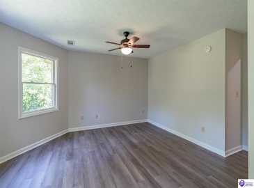 Doe Valley Parkway East, Brandenburg, Kentucky 40108, ,3 BathroomsBathrooms,For Sale,Doe Valley Parkway East,HK24002968