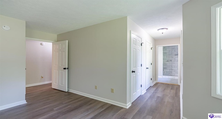 Doe Valley Parkway East, Brandenburg, Kentucky 40108, ,3 BathroomsBathrooms,For Sale,Doe Valley Parkway East,HK24002968