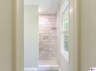 Doe Valley Parkway East, Brandenburg, Kentucky 40108, ,3 BathroomsBathrooms,For Sale,Doe Valley Parkway East,HK24002968