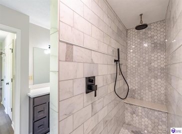 Doe Valley Parkway East, Brandenburg, Kentucky 40108, ,3 BathroomsBathrooms,For Sale,Doe Valley Parkway East,HK24002968