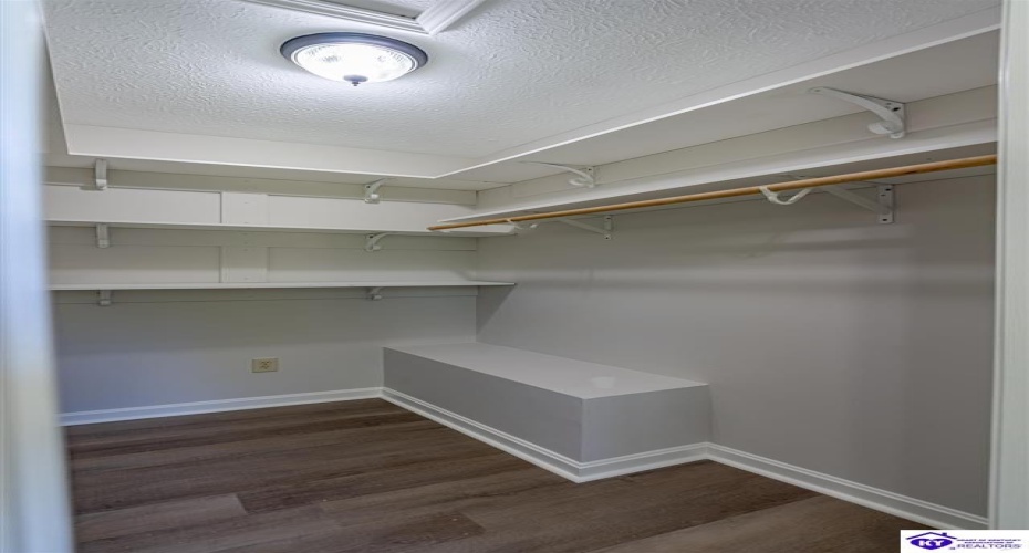 Doe Valley Parkway East, Brandenburg, Kentucky 40108, ,3 BathroomsBathrooms,For Sale,Doe Valley Parkway East,HK24002968