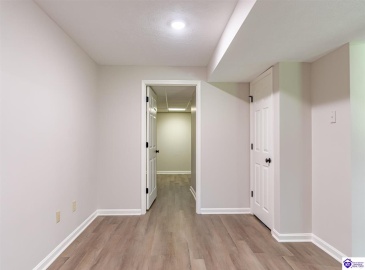 Doe Valley Parkway East, Brandenburg, Kentucky 40108, ,3 BathroomsBathrooms,For Sale,Doe Valley Parkway East,HK24002968