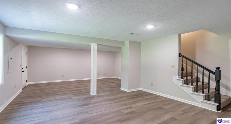 Doe Valley Parkway East, Brandenburg, Kentucky 40108, ,3 BathroomsBathrooms,For Sale,Doe Valley Parkway East,HK24002968