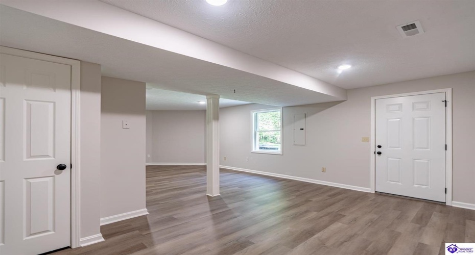 Doe Valley Parkway East, Brandenburg, Kentucky 40108, ,3 BathroomsBathrooms,For Sale,Doe Valley Parkway East,HK24002968