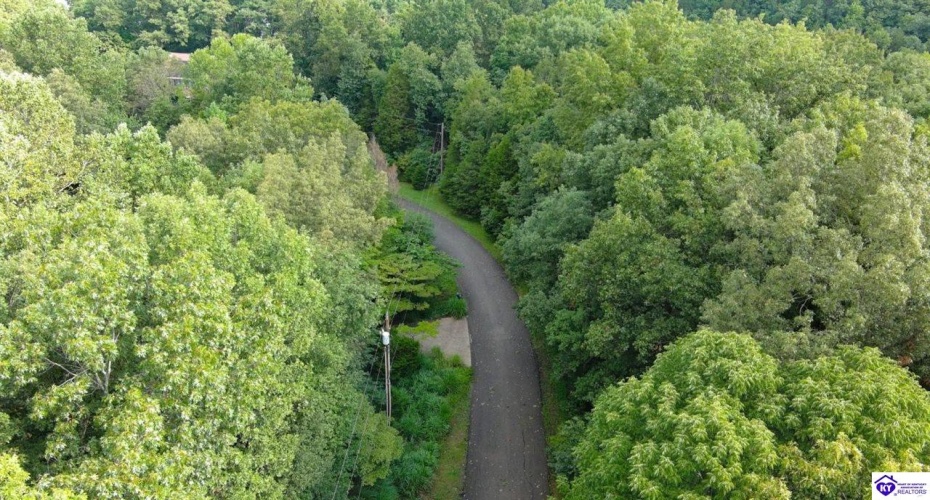 Greenbriar Court, Brandenburg, Kentucky 40108, ,For Sale,Greenbriar Court,HK24002979