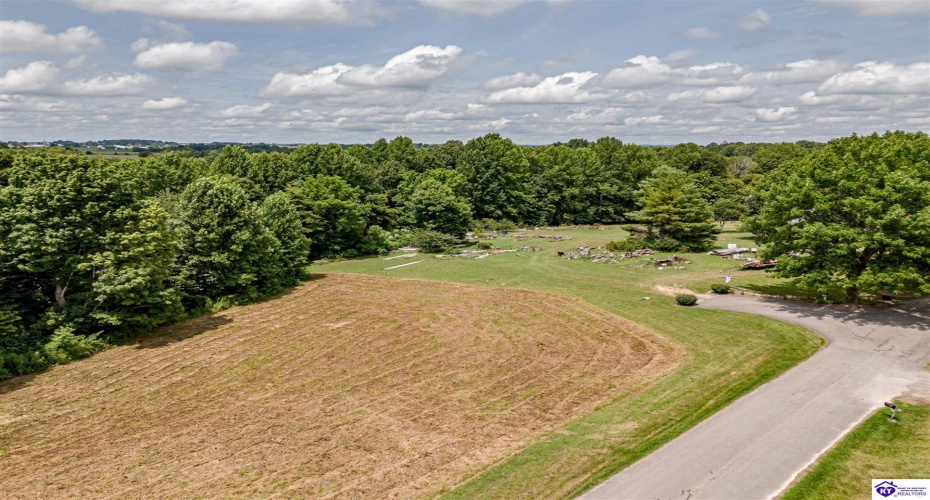 Pembroke Way, Campbellsville, Kentucky 42718, ,For Sale,Pembroke Way,HK24003010