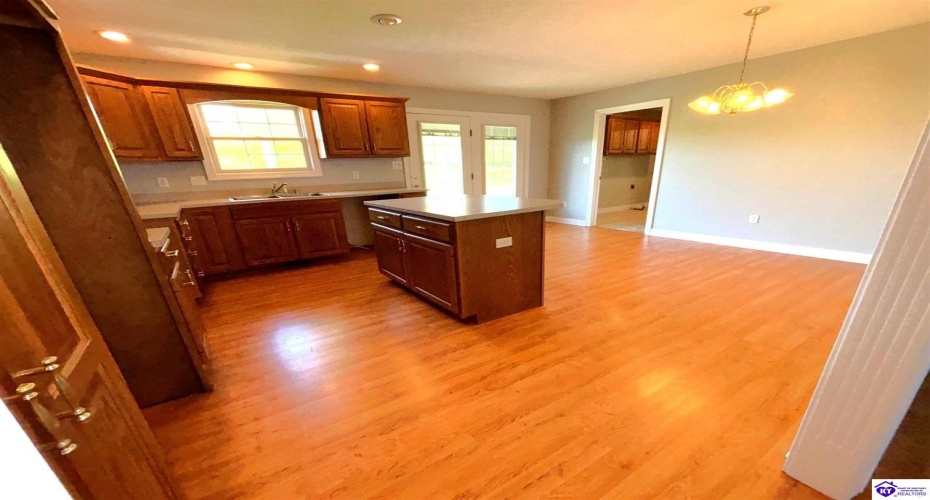 Highway 401, Hudson, Kentucky 40145, ,2 BathroomsBathrooms,For Sale,Highway 401,HK24003006