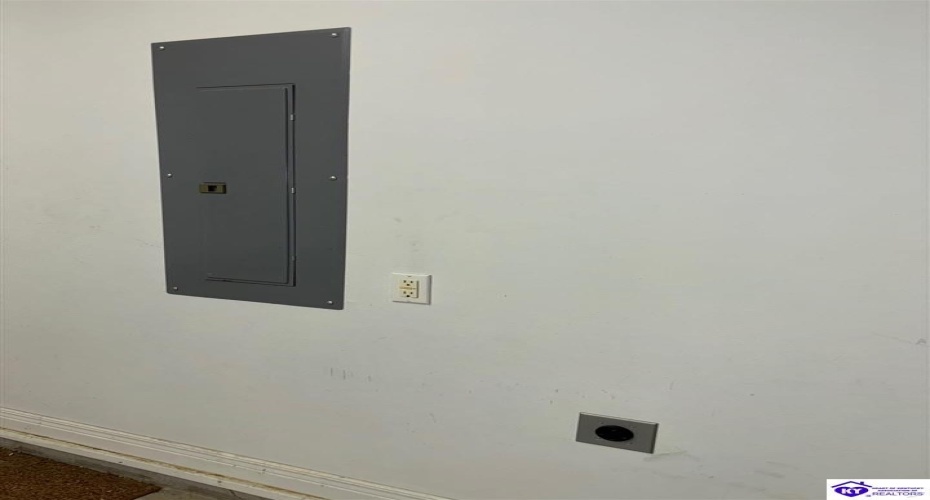 Highway 401, Hudson, Kentucky 40145, ,2 BathroomsBathrooms,For Sale,Highway 401,HK24003006