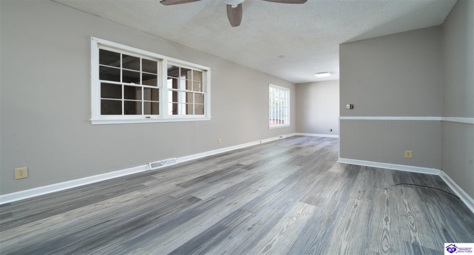 Wooden Lane, Elizabethtown, Kentucky 42701, ,2 BathroomsBathrooms,For Sale,Wooden Lane,HK24003008