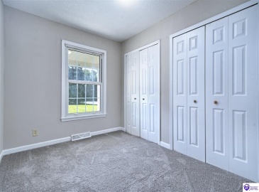 Wooden Lane, Elizabethtown, Kentucky 42701, ,2 BathroomsBathrooms,For Sale,Wooden Lane,HK24003008