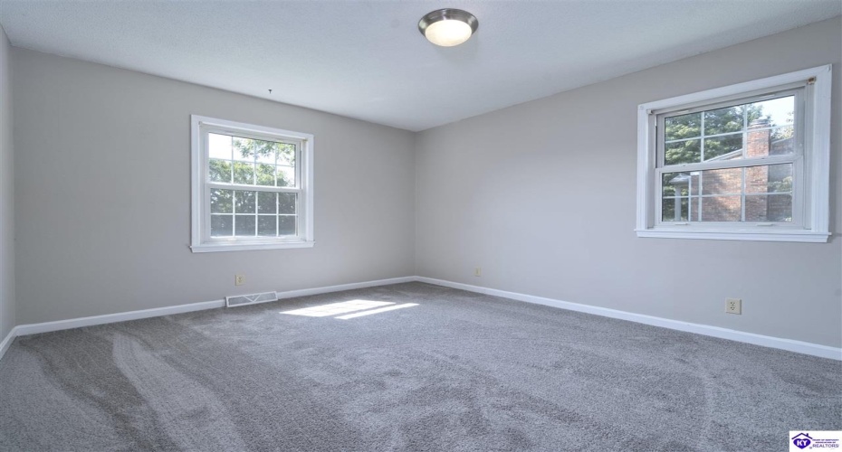 Wooden Lane, Elizabethtown, Kentucky 42701, ,2 BathroomsBathrooms,For Sale,Wooden Lane,HK24003008