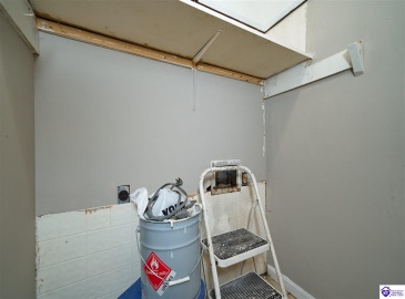 Wooden Lane, Elizabethtown, Kentucky 42701, ,2 BathroomsBathrooms,For Sale,Wooden Lane,HK24003008