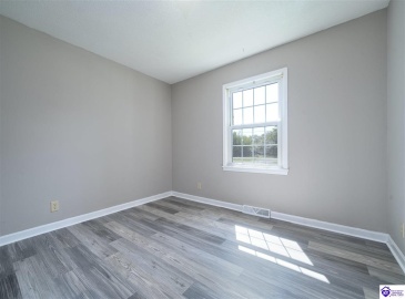 Wooden Lane, Elizabethtown, Kentucky 42701, ,2 BathroomsBathrooms,For Sale,Wooden Lane,HK24003008