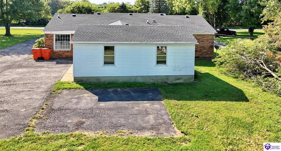 Wooden Lane, Elizabethtown, Kentucky 42701, ,2 BathroomsBathrooms,For Sale,Wooden Lane,HK24003008