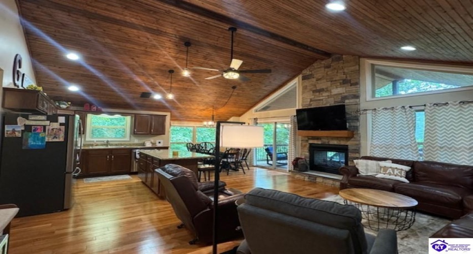 Bentwood Lane, Falls Of Rough, Kentucky 40119, ,2 BathroomsBathrooms,For Sale,Bentwood Lane,HK24003017